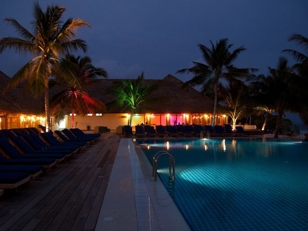 bars-sunset-bar-adults-only