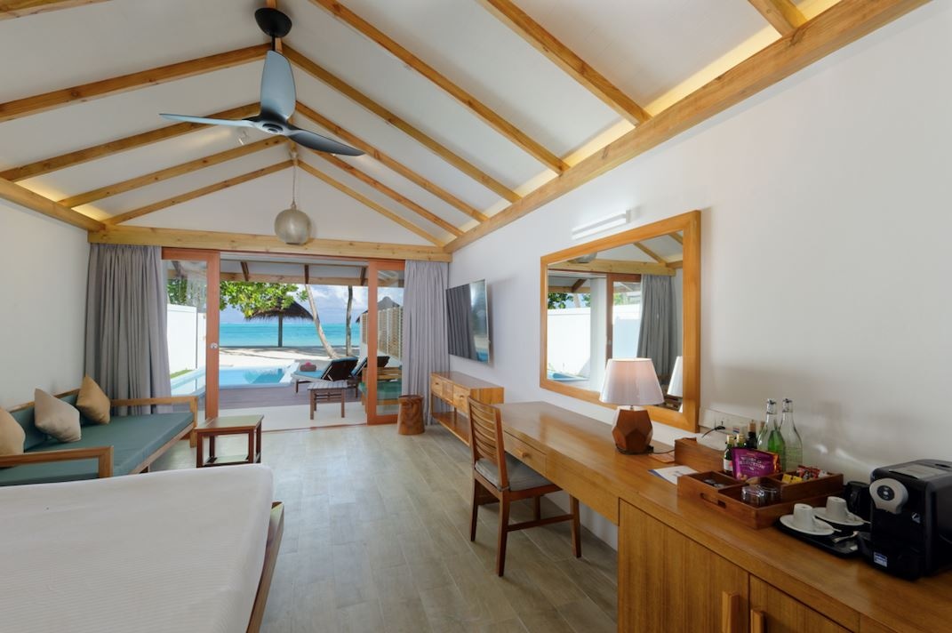 rooms-beach-pool-villa