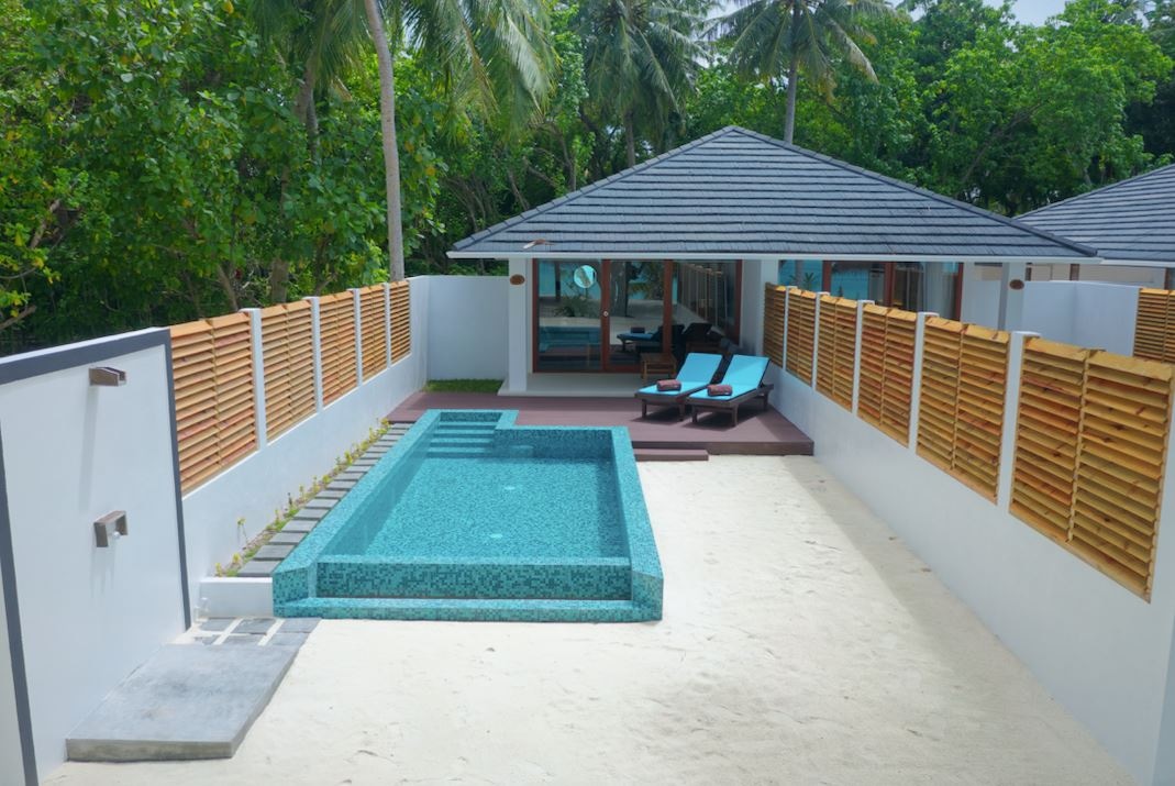 rooms-beach-pool-villa