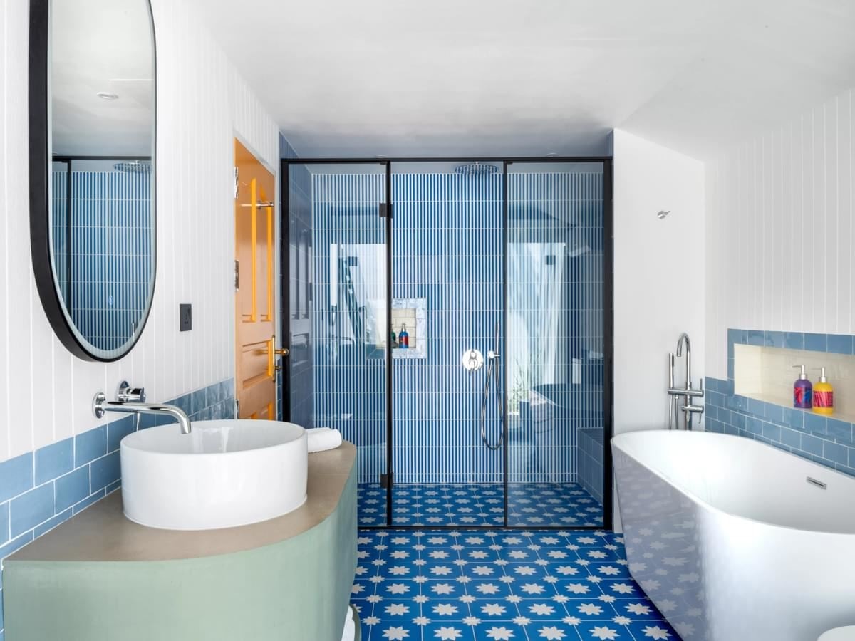 rooms-lagoon-beach-pool-villa