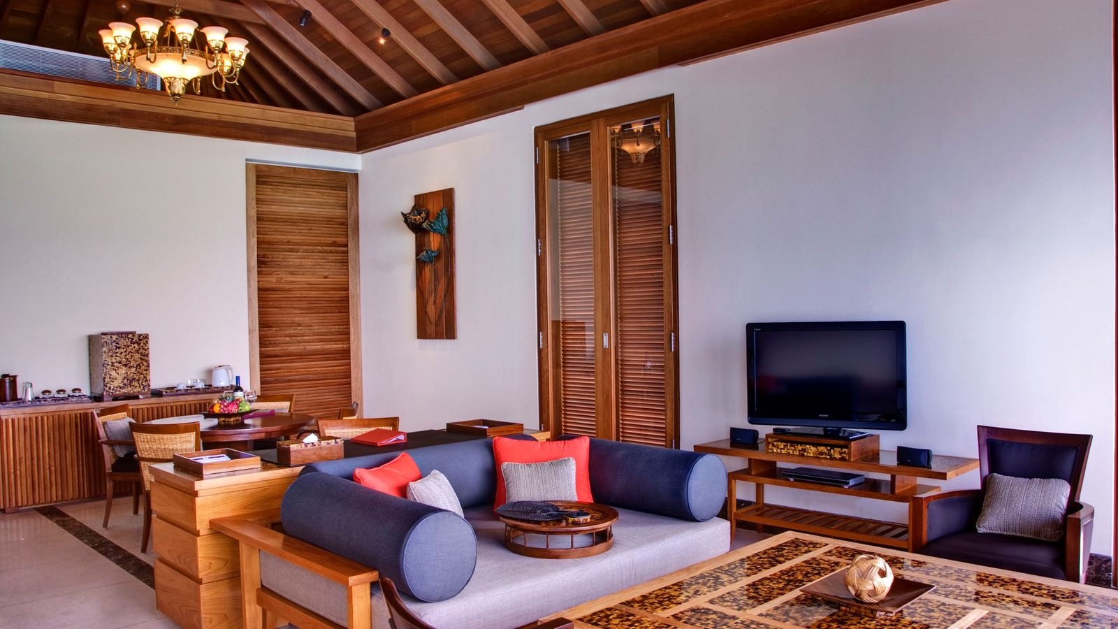 rooms-one-bedroom-ocean-suite-with-pool