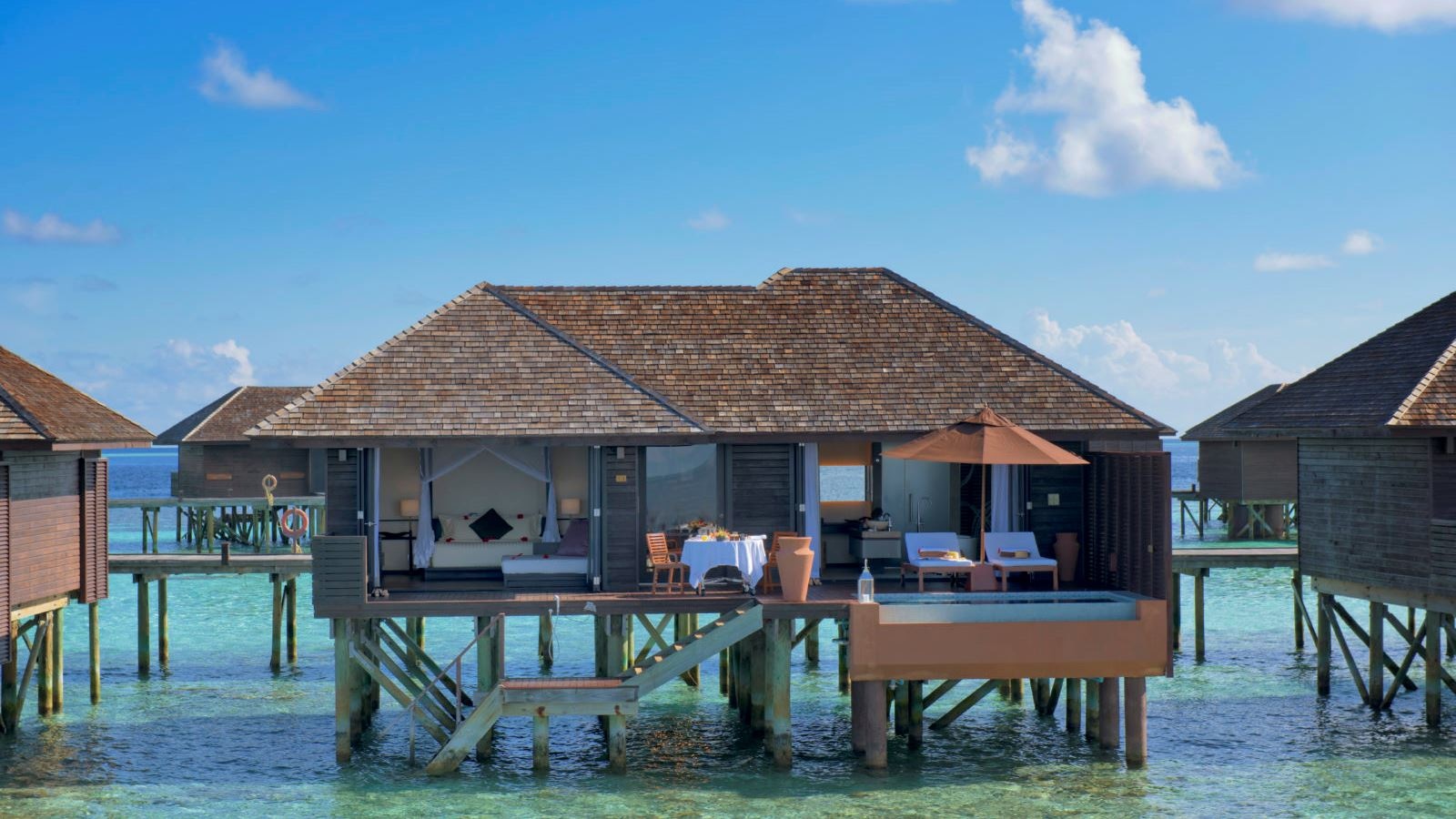 rooms-deluxe-water-villa-with-plunge-pool