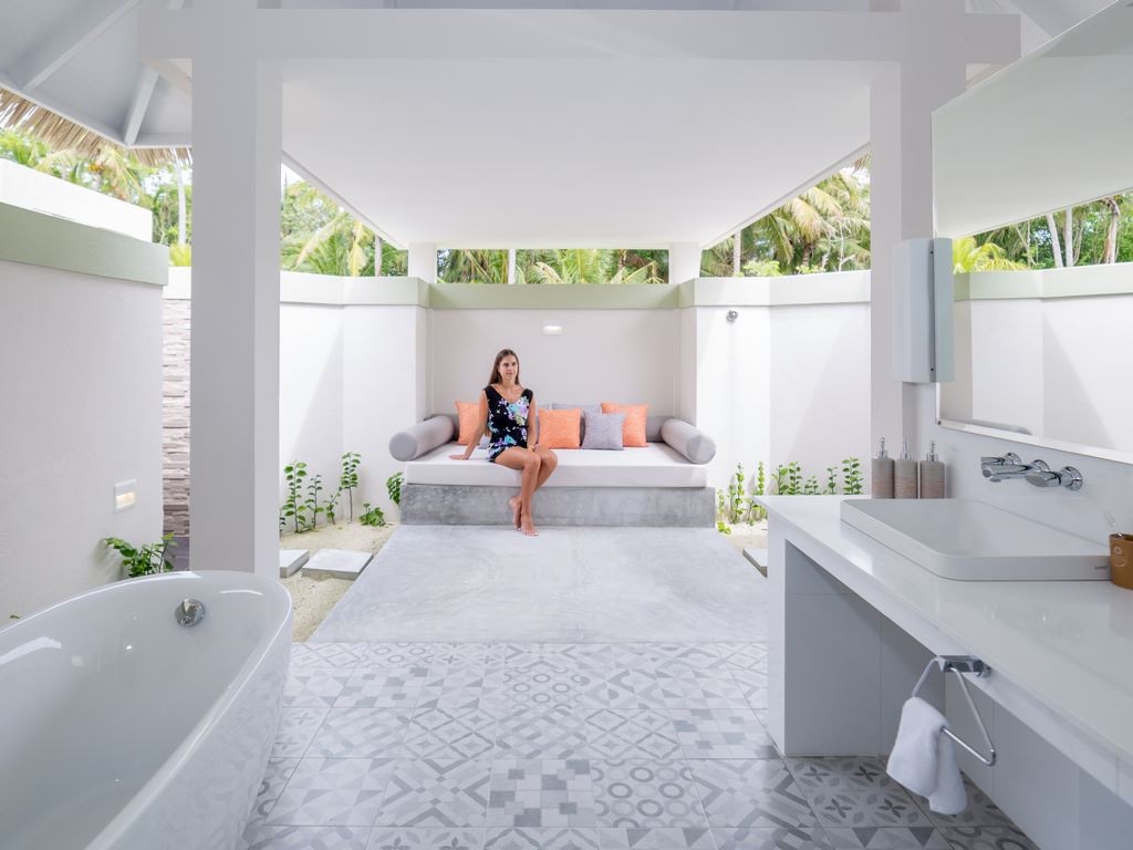 rooms-grand-beach-suite-with-pool