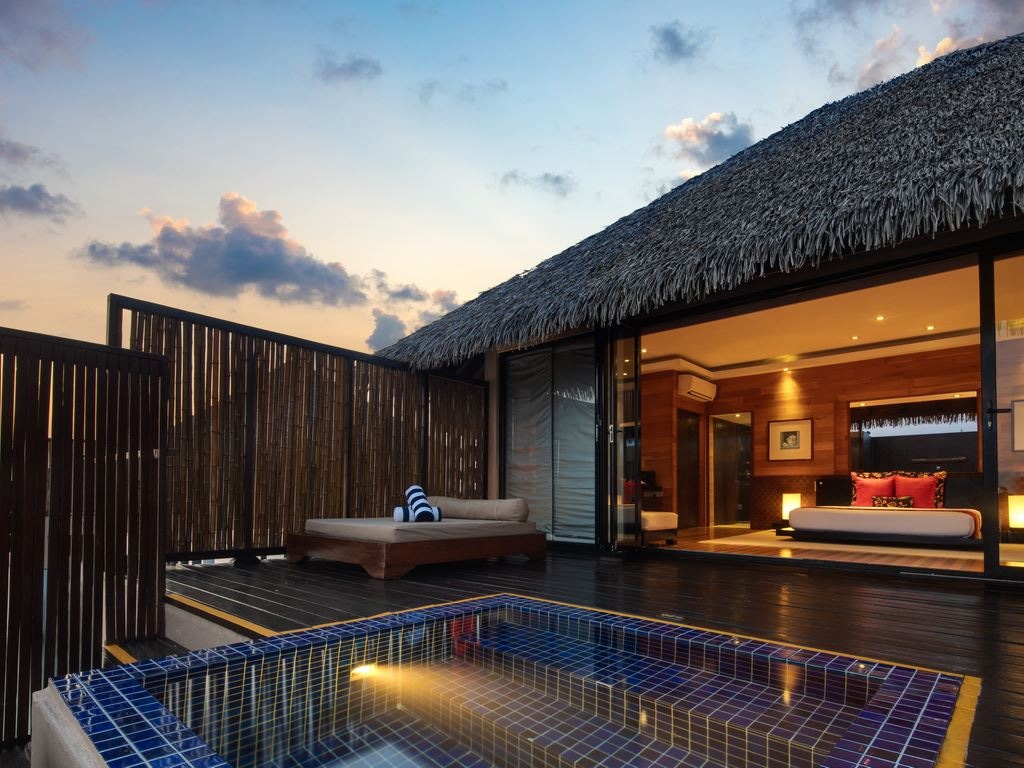 rooms-honeymoon-water-villa-with-private-pool--jacuzzi