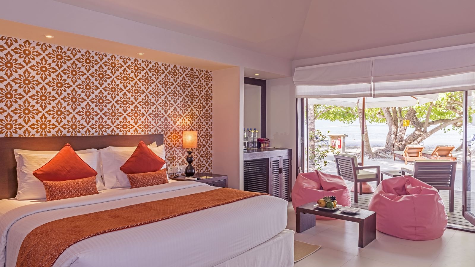 rooms-deluxe-beach-villas