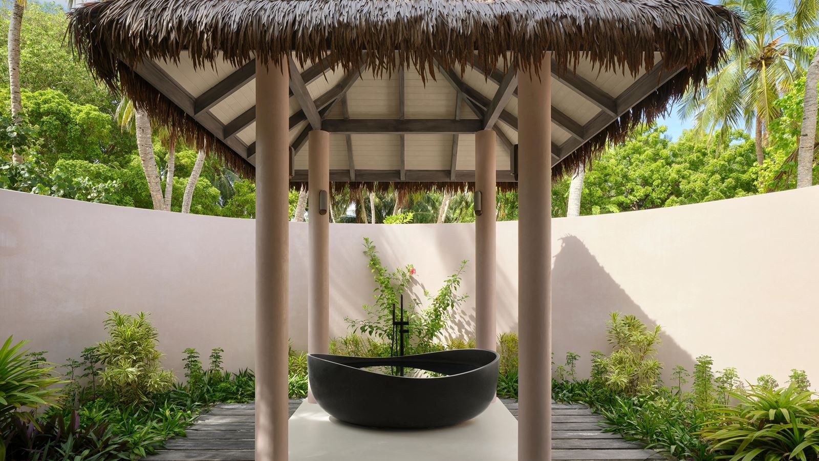 rooms-one-bedroom-residence-with-beach-pool-and-garden-pool