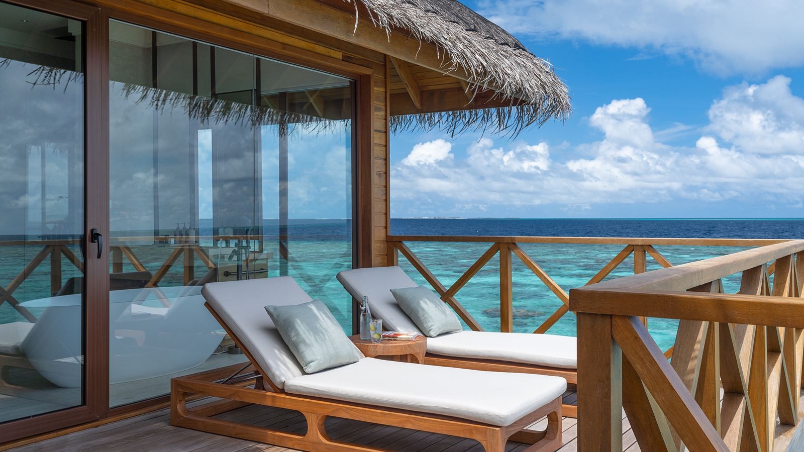 rooms-two-bedroom-ocean-pavilion-with-pool