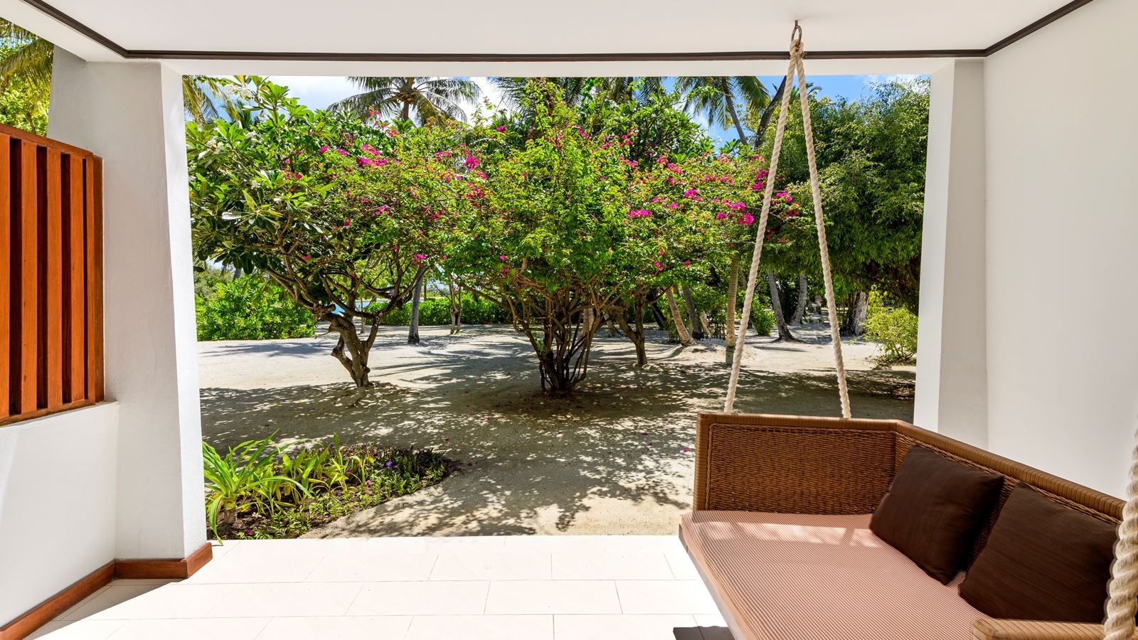 rooms-two-bedroom-family-deluxe