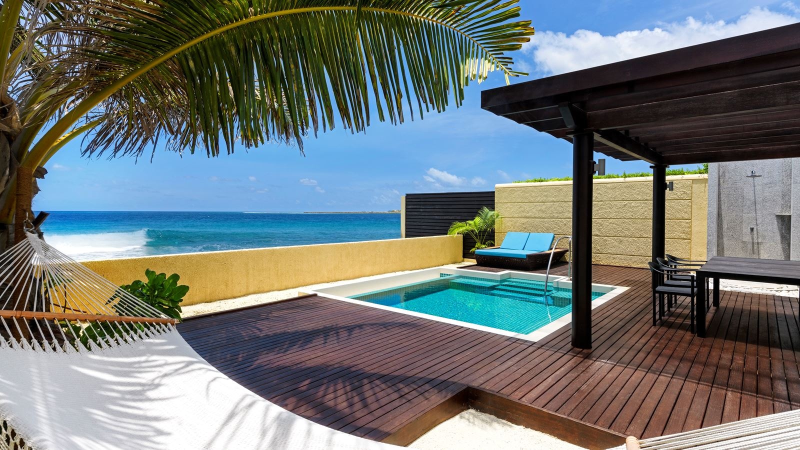 rooms-ocean-pool-villa