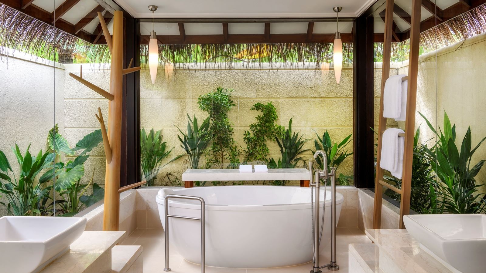 rooms-ocean-pool-villa