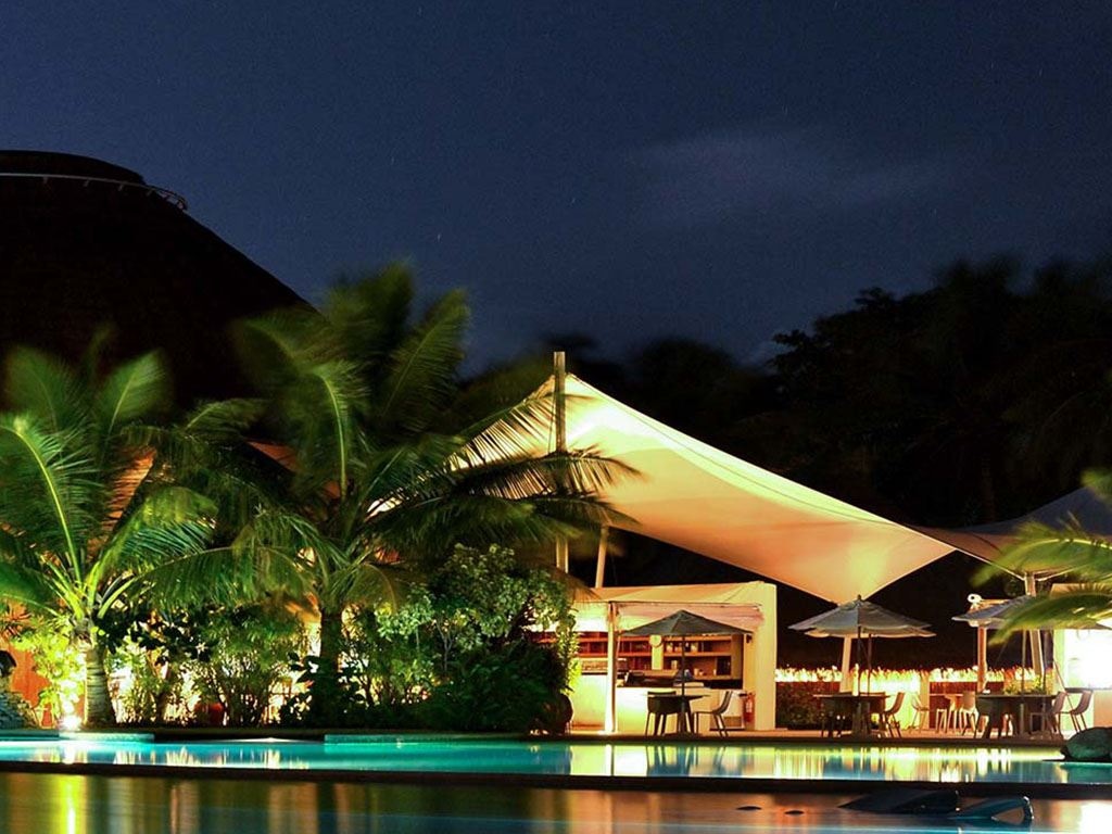 restaurants-bokkuraa-pool-deck