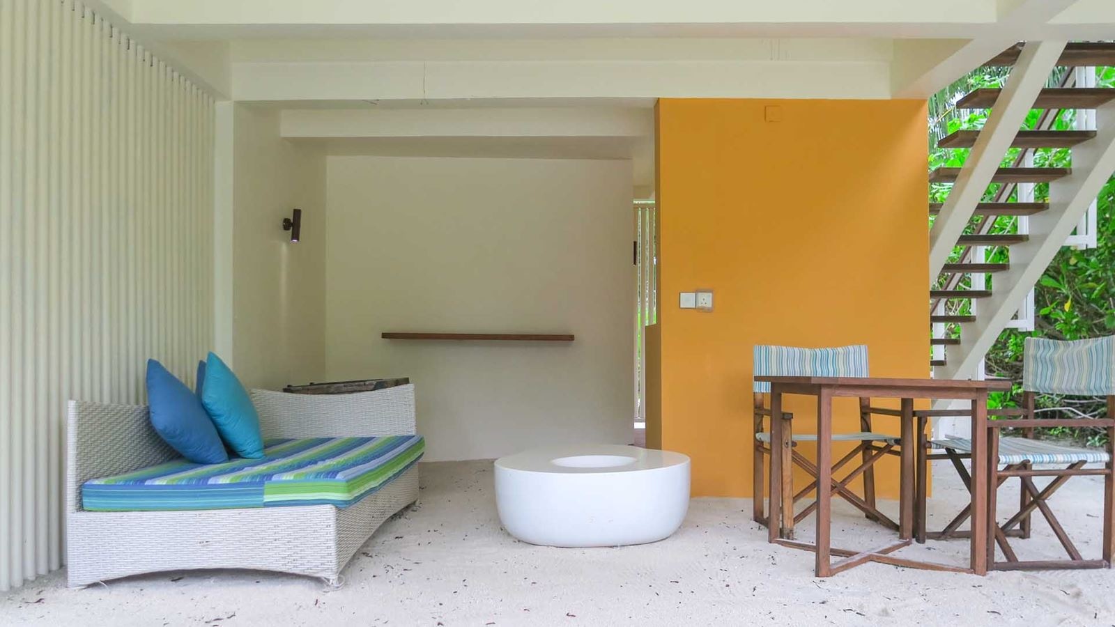 rooms-beach-house-garden-view