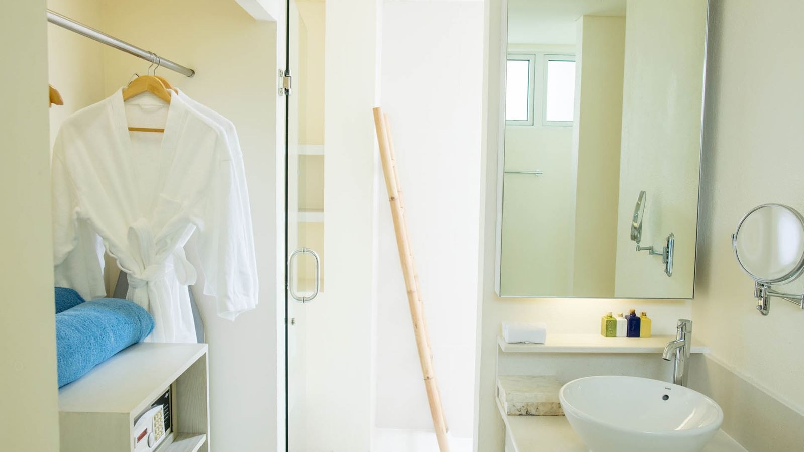 rooms-beach-house-garden-view