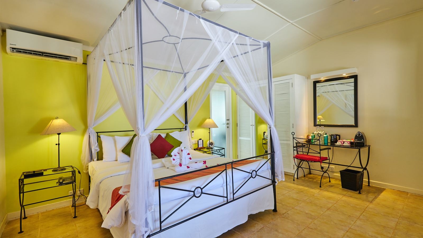 rooms-premium-beach-bungalow