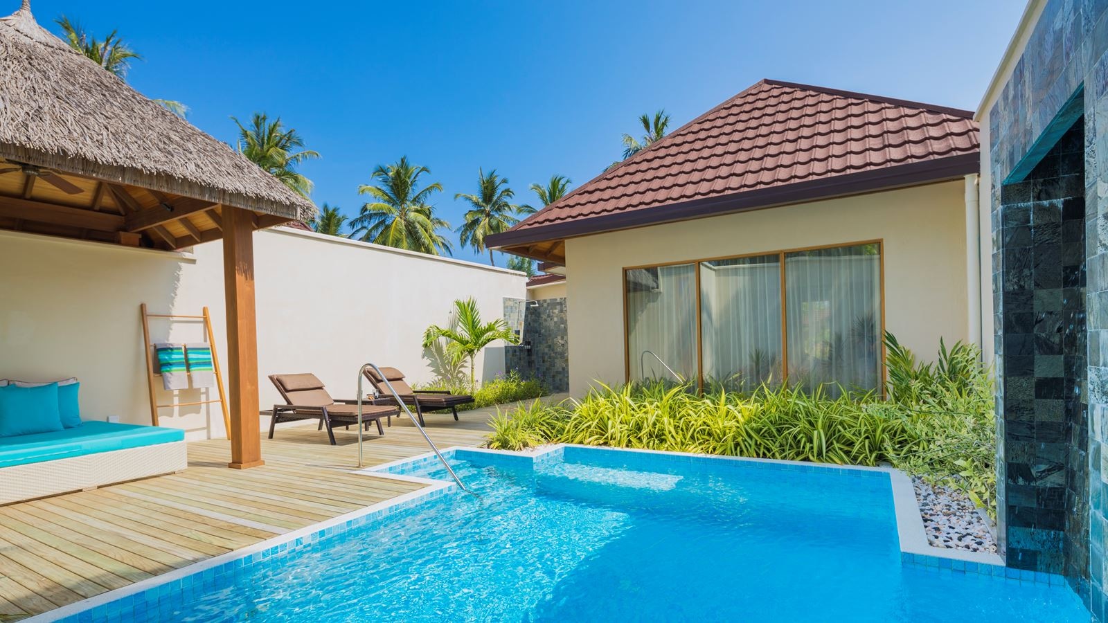 rooms-deluxe-pool-villa