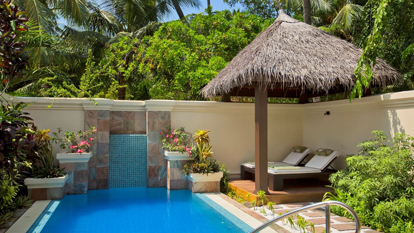 rooms-deluxe-pool-villa