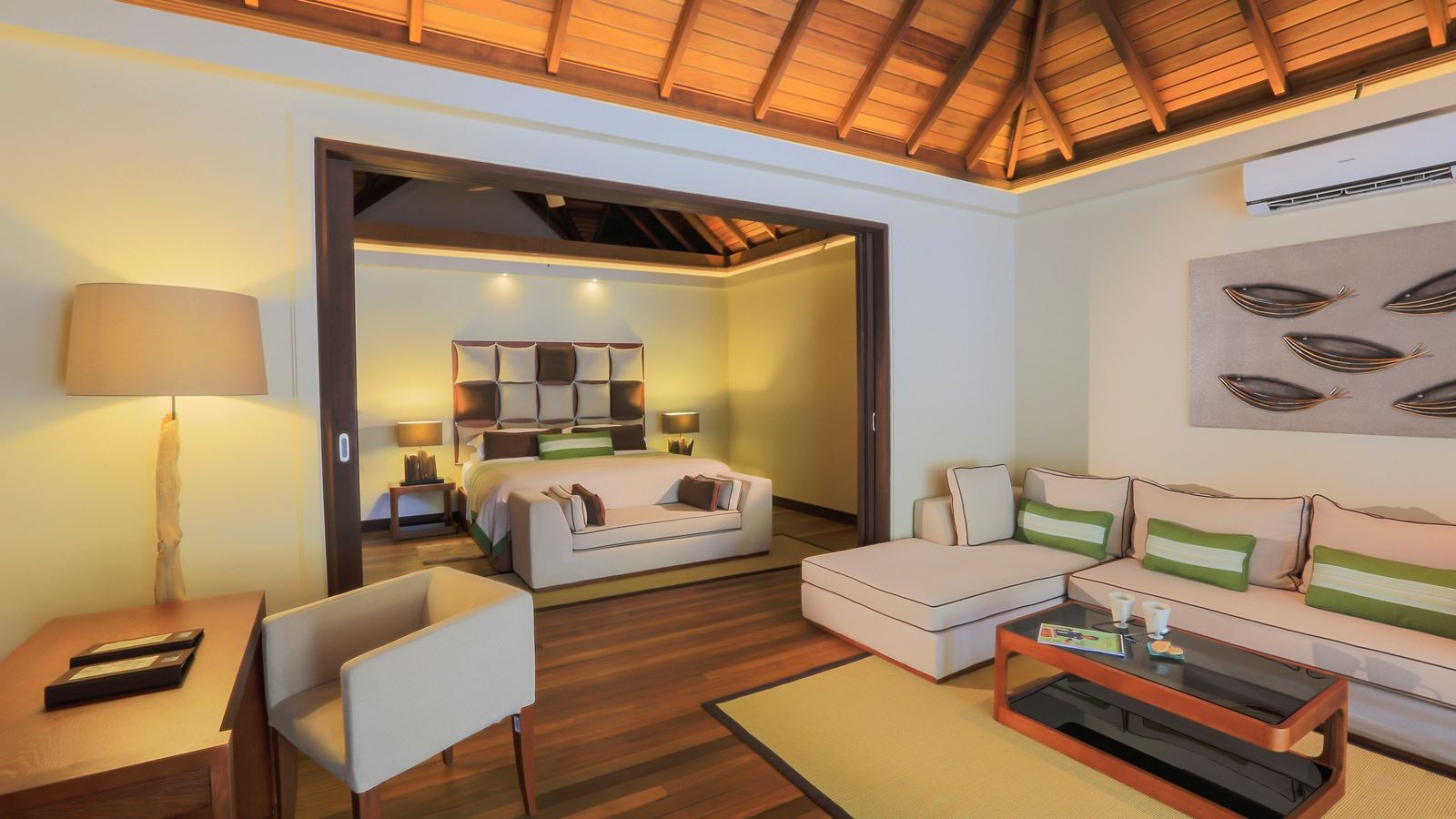 rooms-deluxe-pool-villa