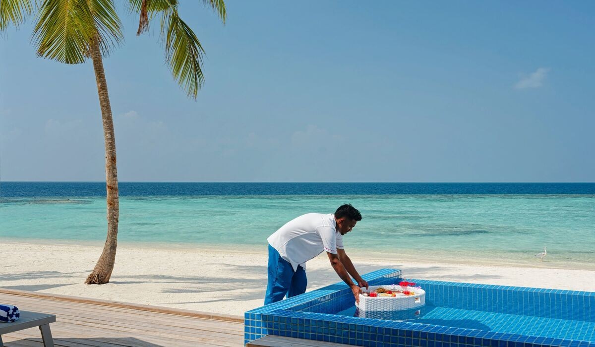 rooms-beach-villa-pool