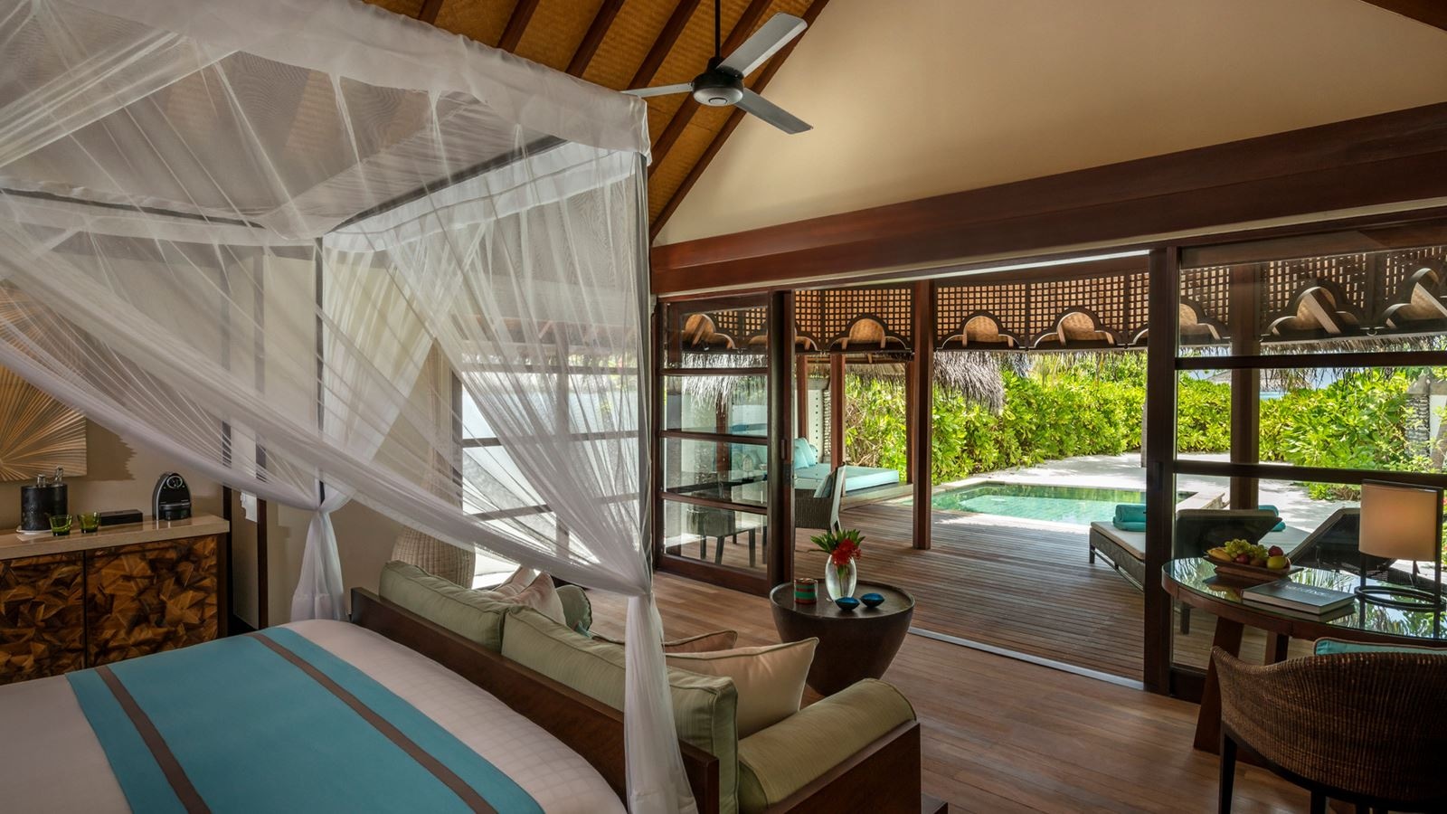 rooms-sunrise-beach-bungalow-with-pool