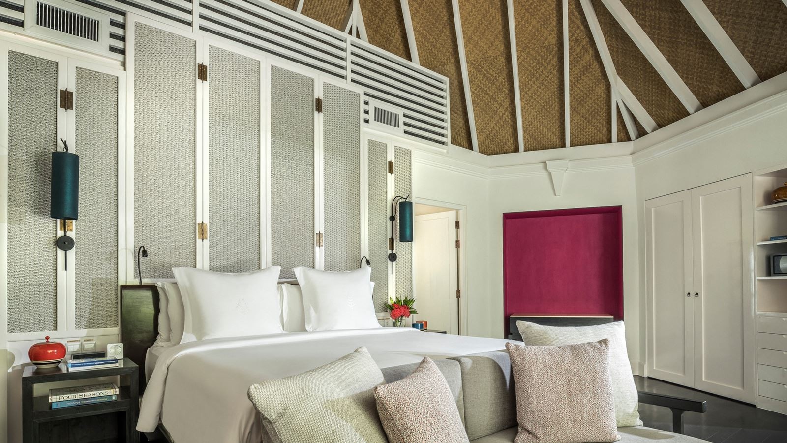 rooms-two-bedroom-beach-pavilion-with-pool