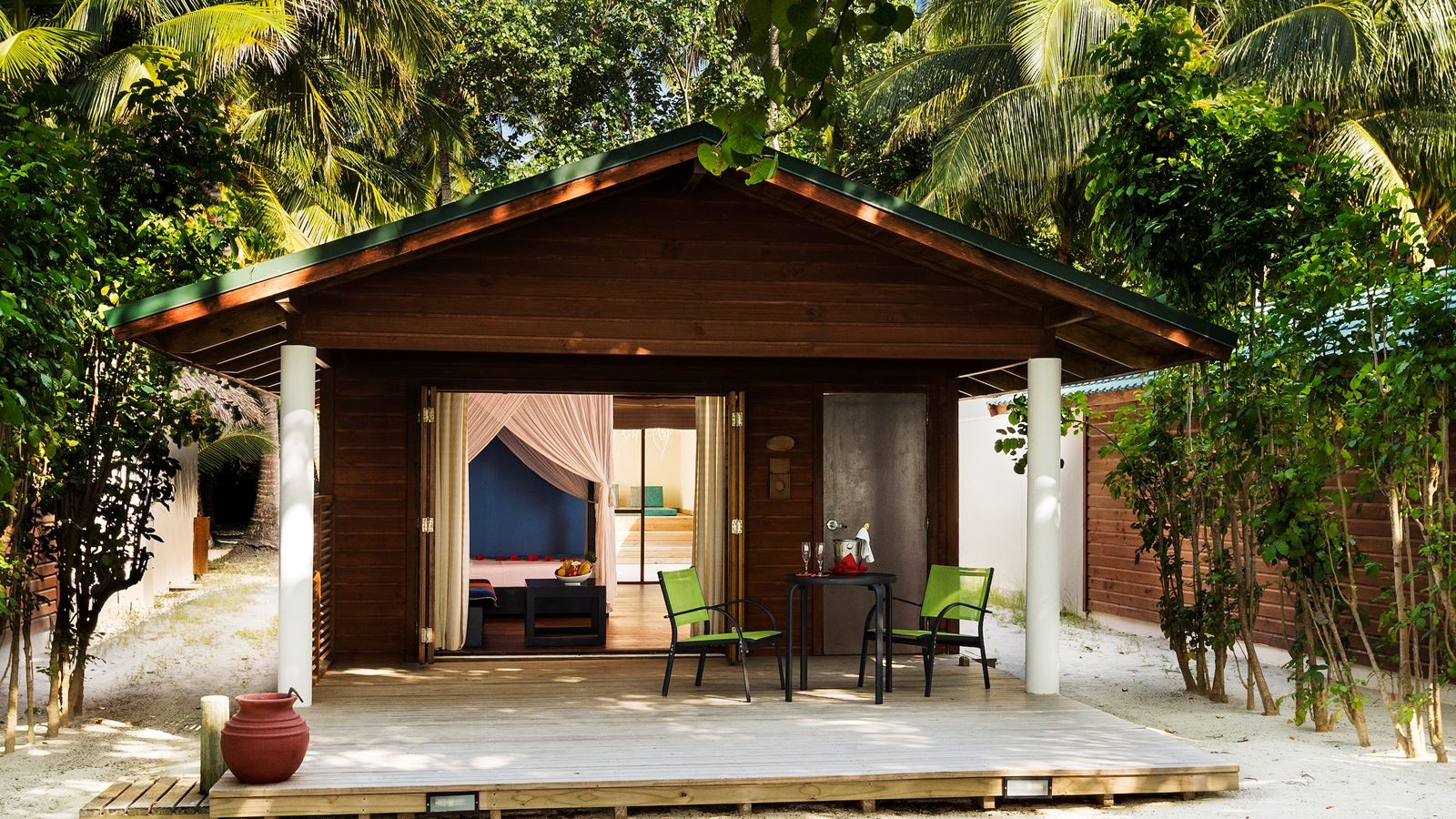 rooms-jacuzzi-beach-villa-18+-adults-only