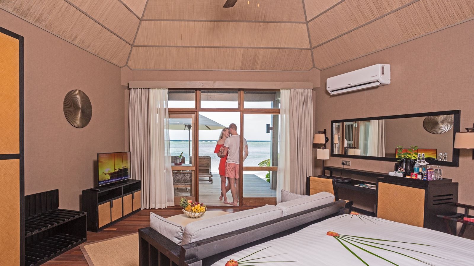 rooms-water-front-villa-18+-adults-only