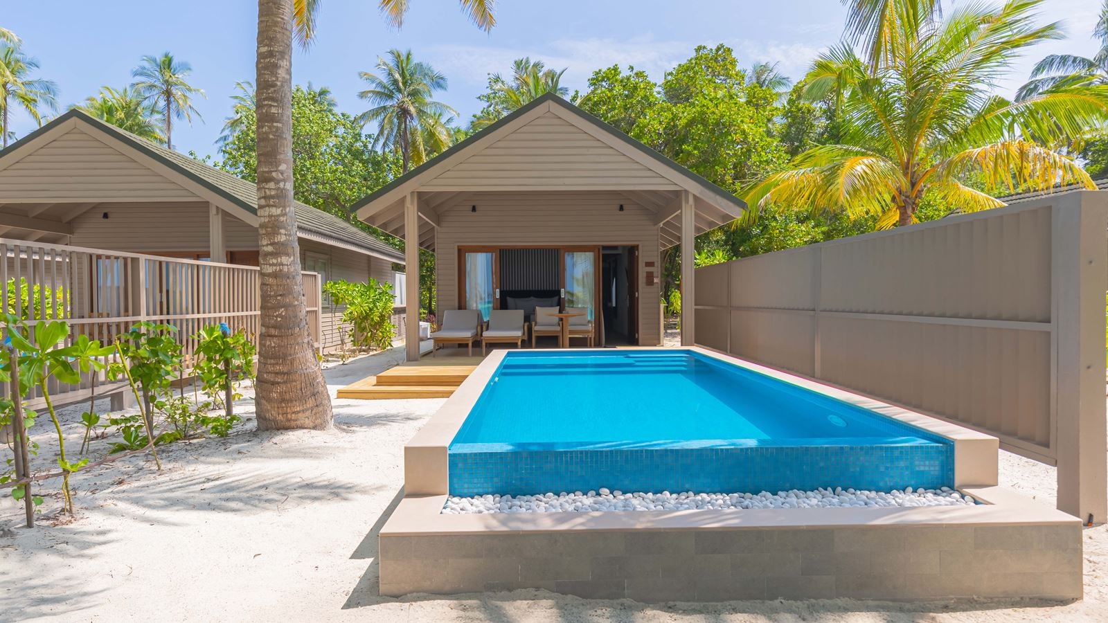 rooms-beach-pool-villa