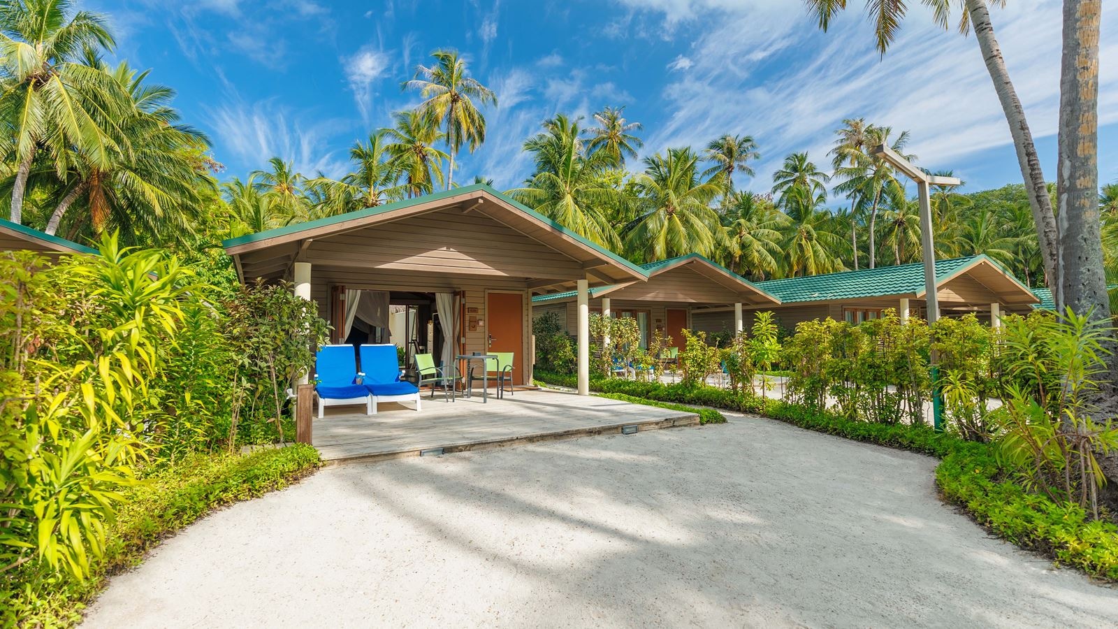 rooms-jacuzzi-beach-villa-18+-adults-only