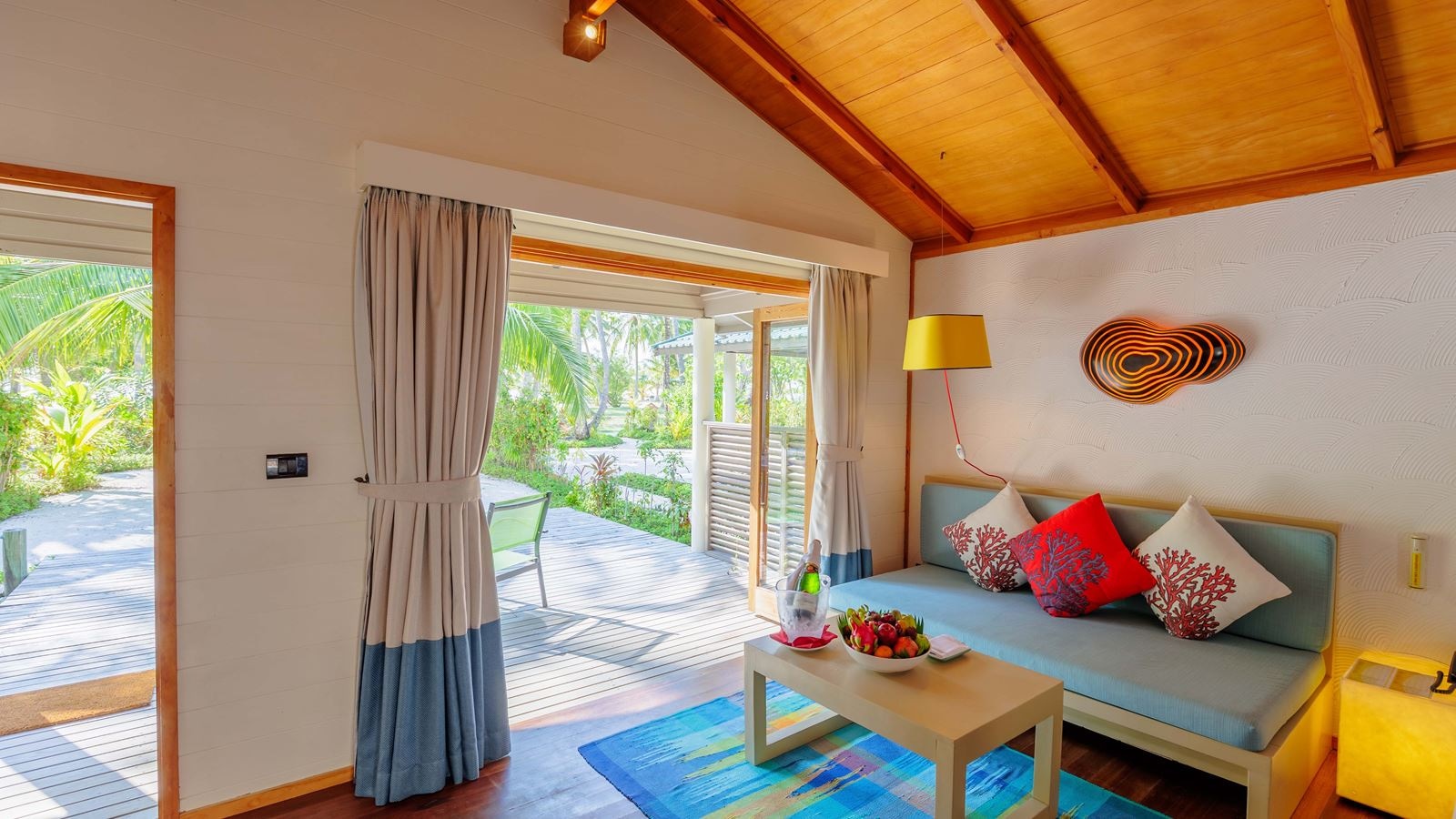 rooms-jacuzzi-beach-villa-18+-adults-only