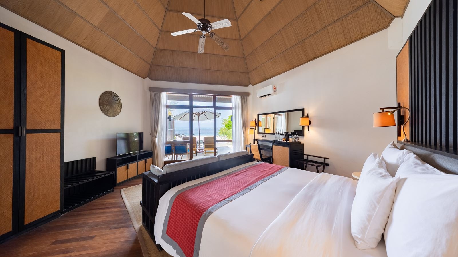 rooms-water-front-villa-18+-adults-only