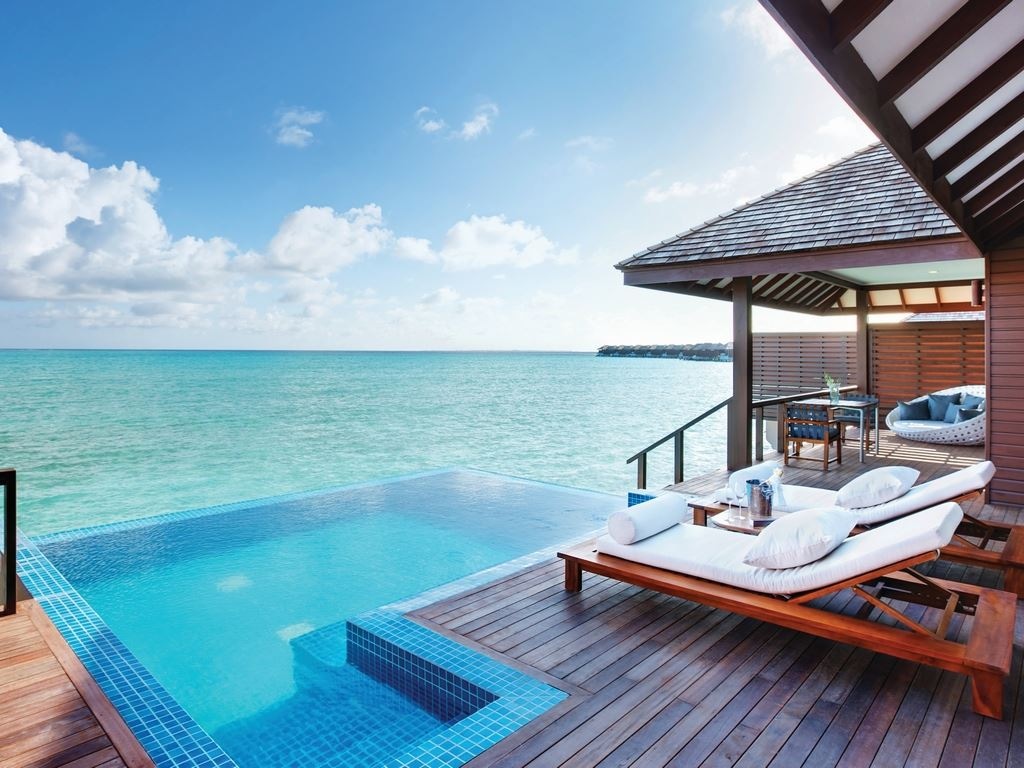 rooms-deluxe-water-villa-with-pool