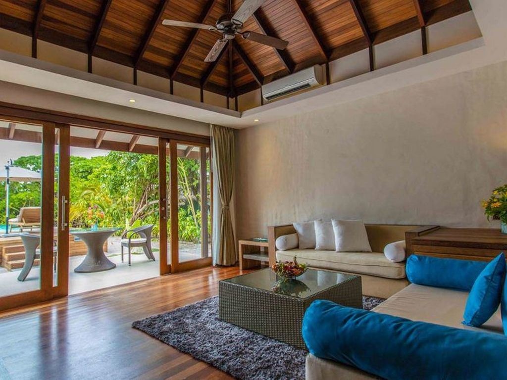 rooms-deluxe-sunset-beach-villa-with-pool