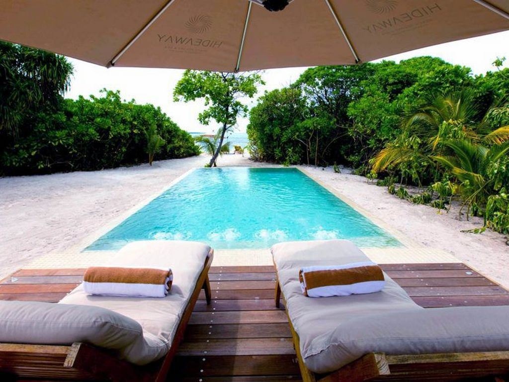 rooms-deluxe-sunset-beach-villa-with-pool