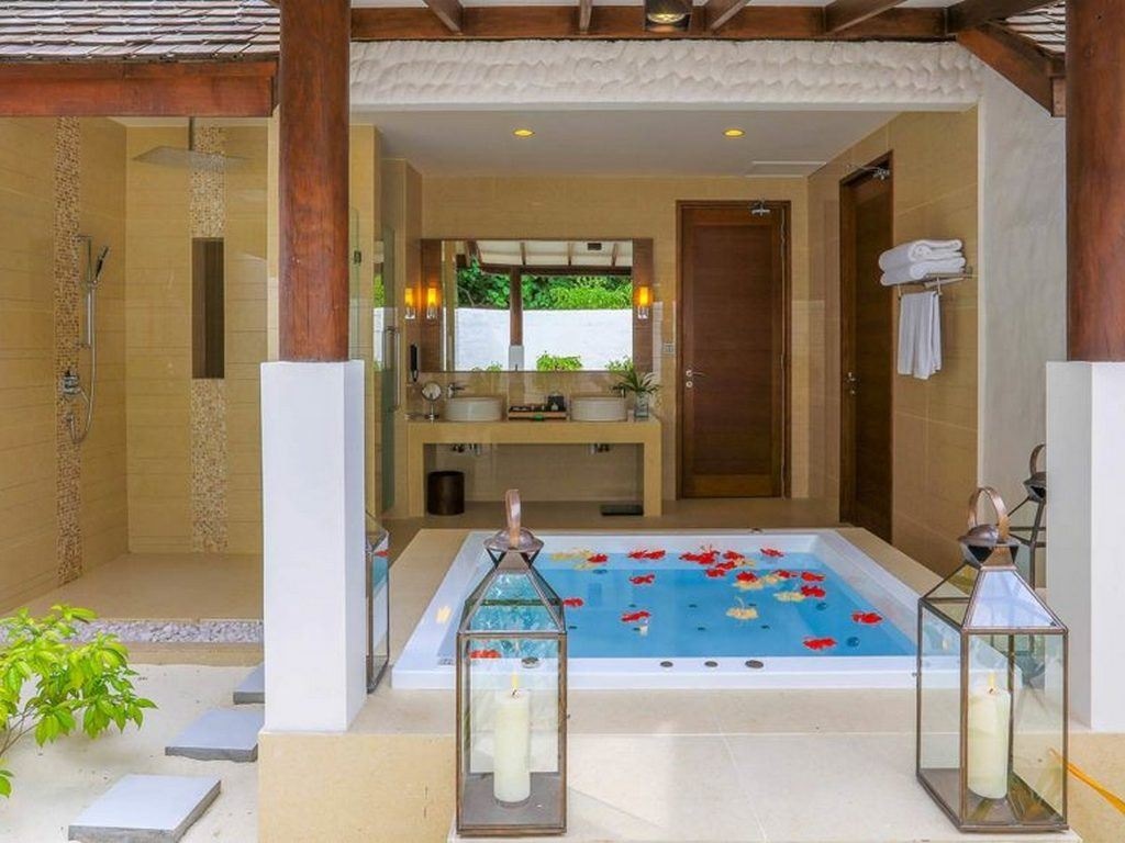 rooms-deluxe-sunset-beach-villa-with-pool