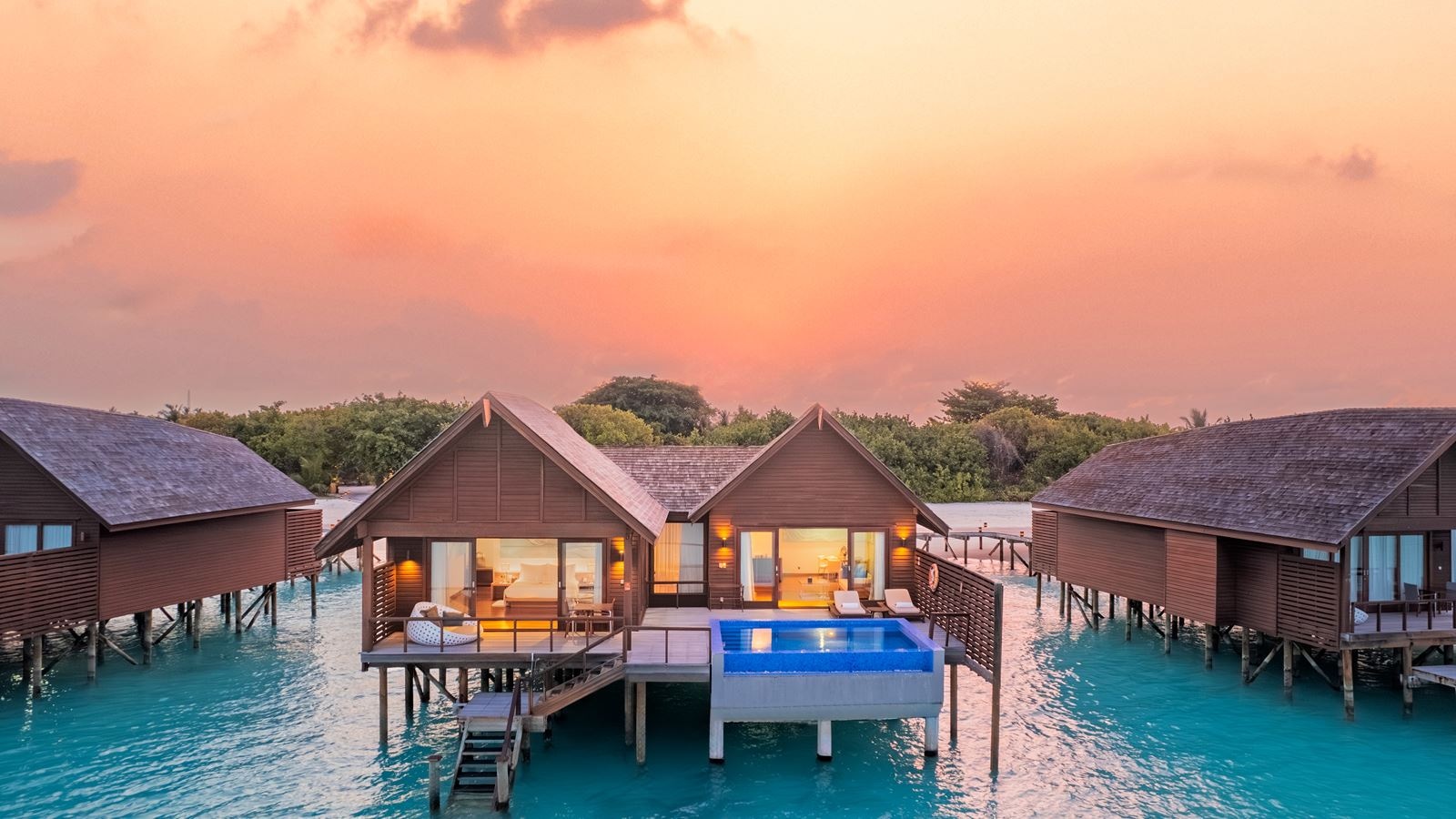 rooms-ocean-villa-with-pool