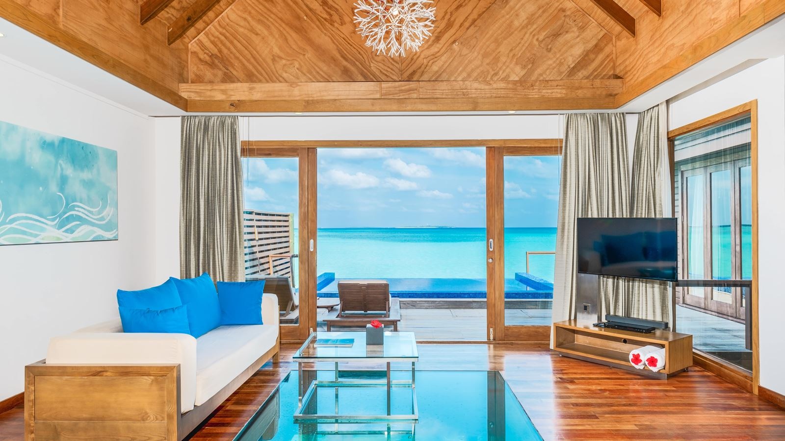 rooms-ocean-villa-with-pool