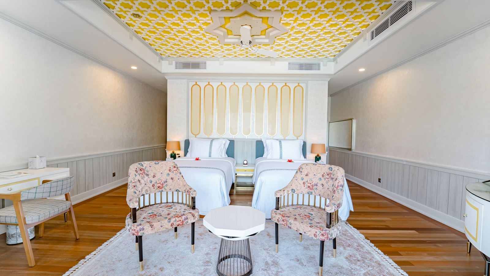 rooms-sultan-beach-residence-with-sunset-pool-4-br