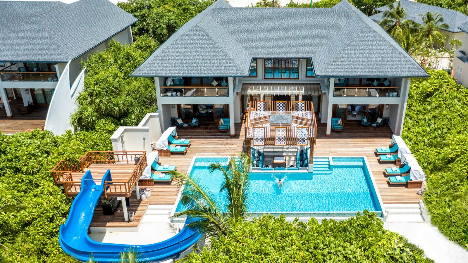 rooms-sultan-beach-residence-with-sunset-pool-4-br