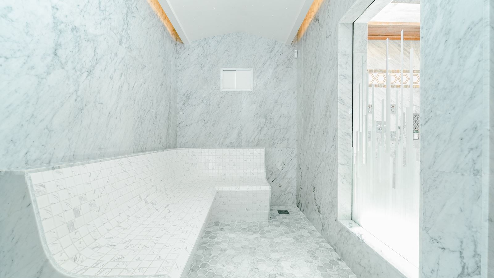 rooms-sultan-beach-residence-with-sunset-pool-4-br