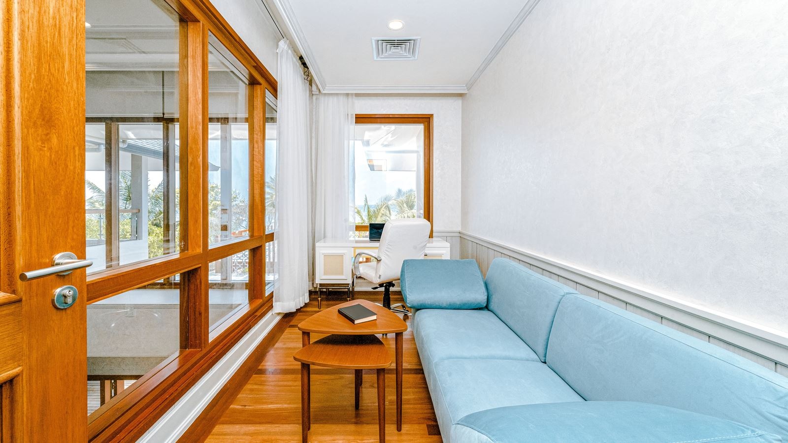 rooms-sultan-beach-residence-with-sunset-pool-4-br