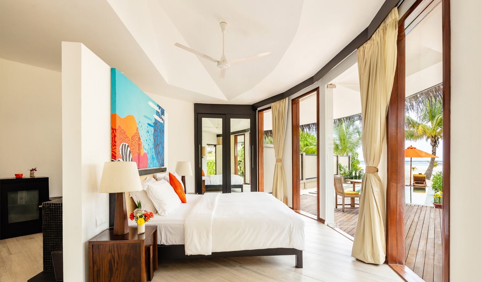 rooms-beachfront-infinity-pool-villa