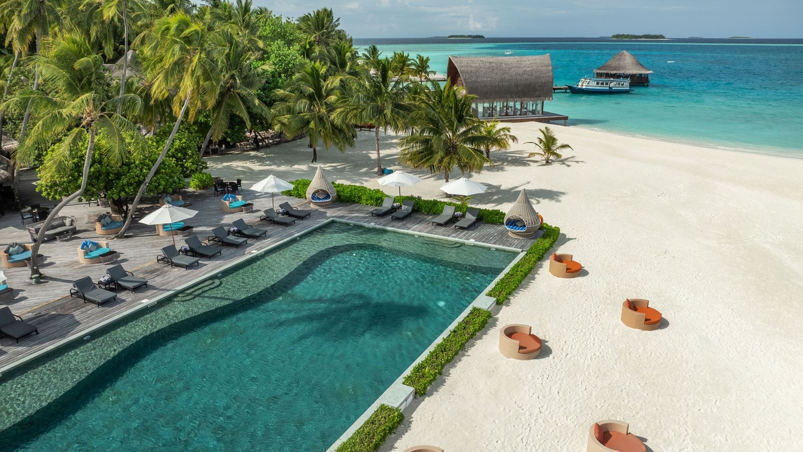 restaurants-kuredhi-bar