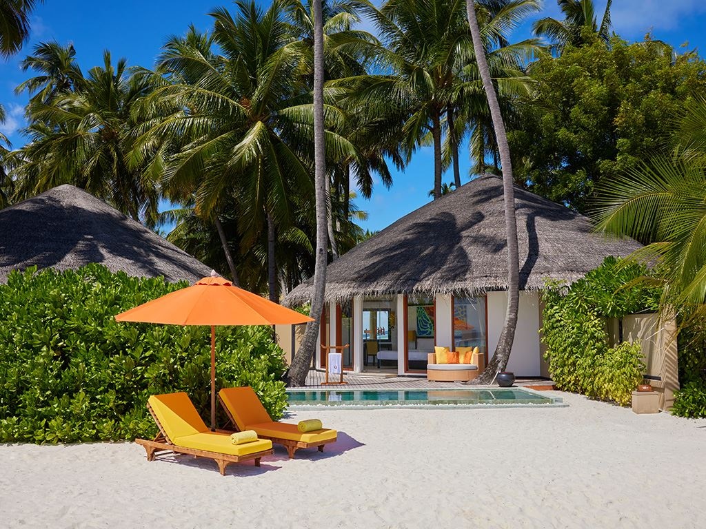 rooms-beachfront-infinity-pool-villa