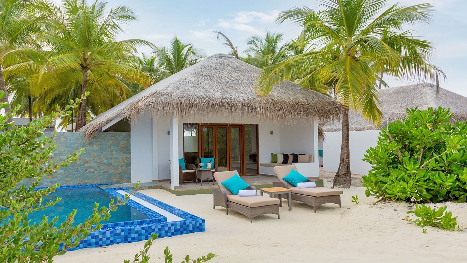 rooms-beach-suite-pool