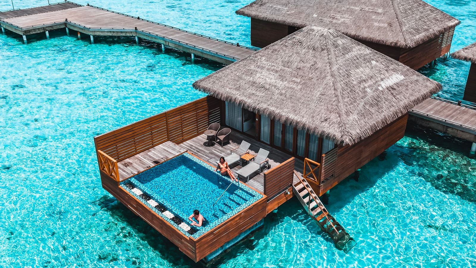 rooms-lagoon-suite-pool