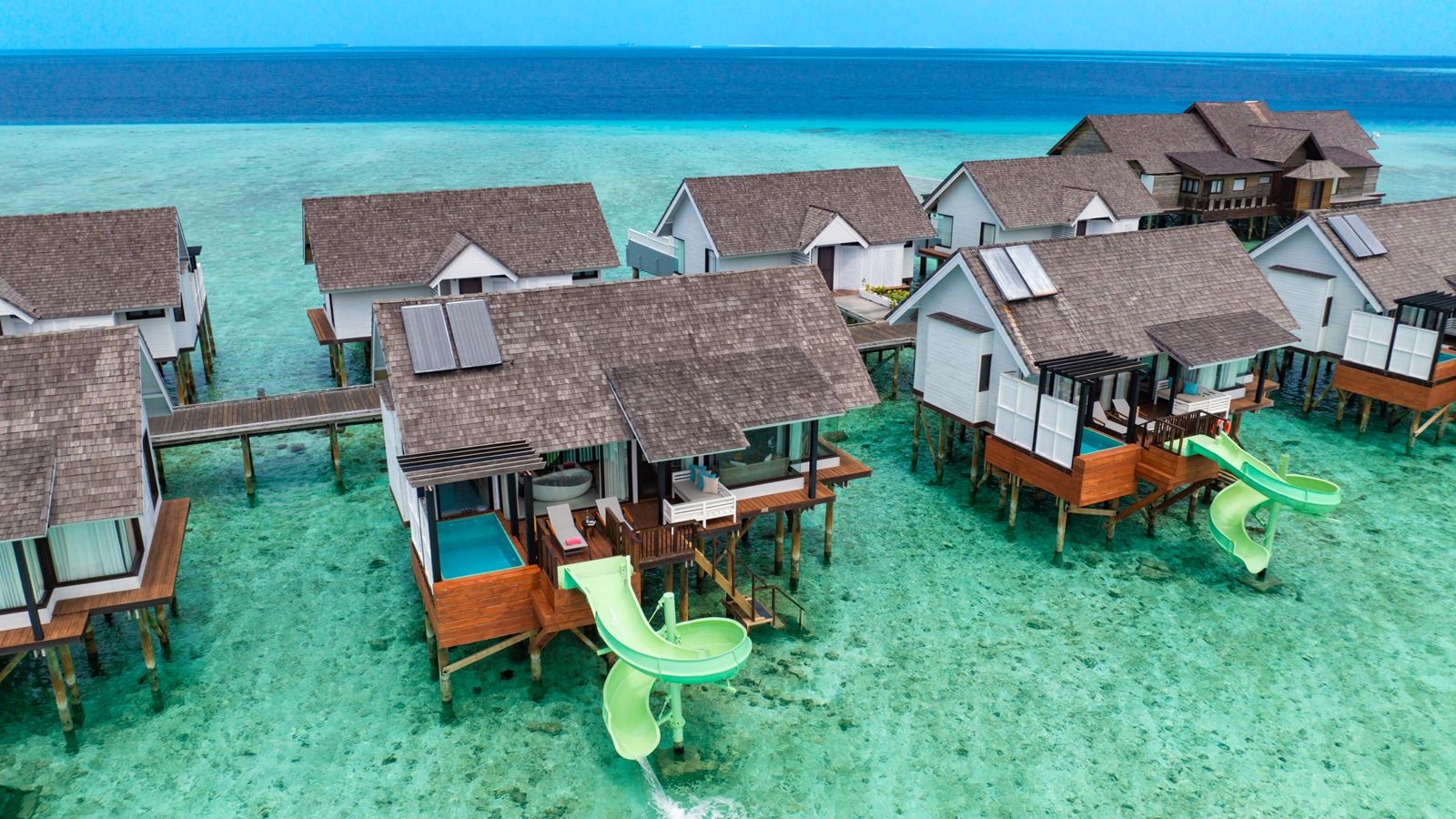 rooms-wind-villa-with-jacuzzi--slide