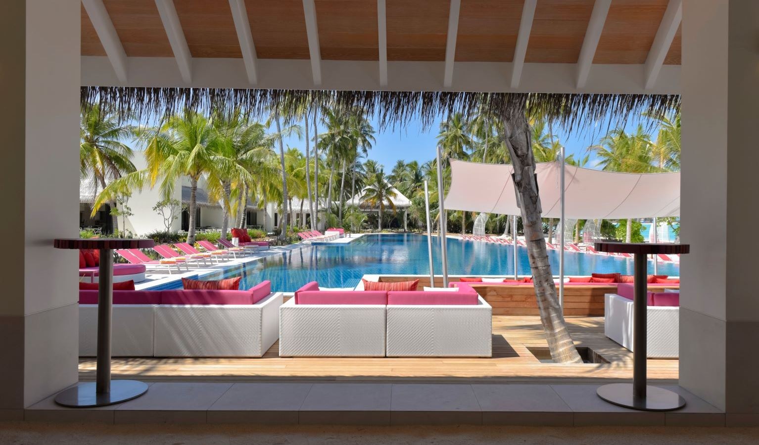 bars-breeze-pool-bar