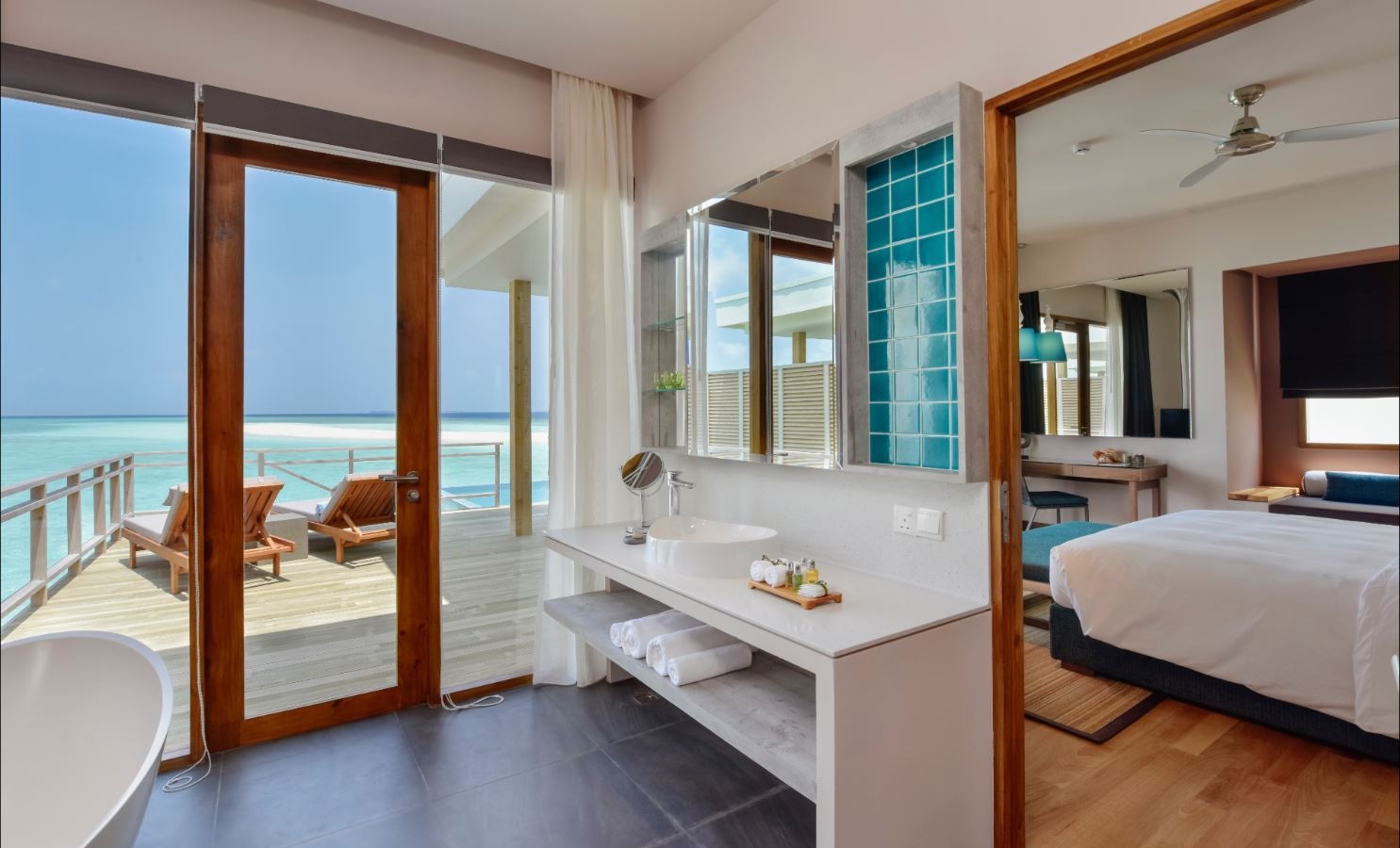 rooms-lagoon-villa-with-pool