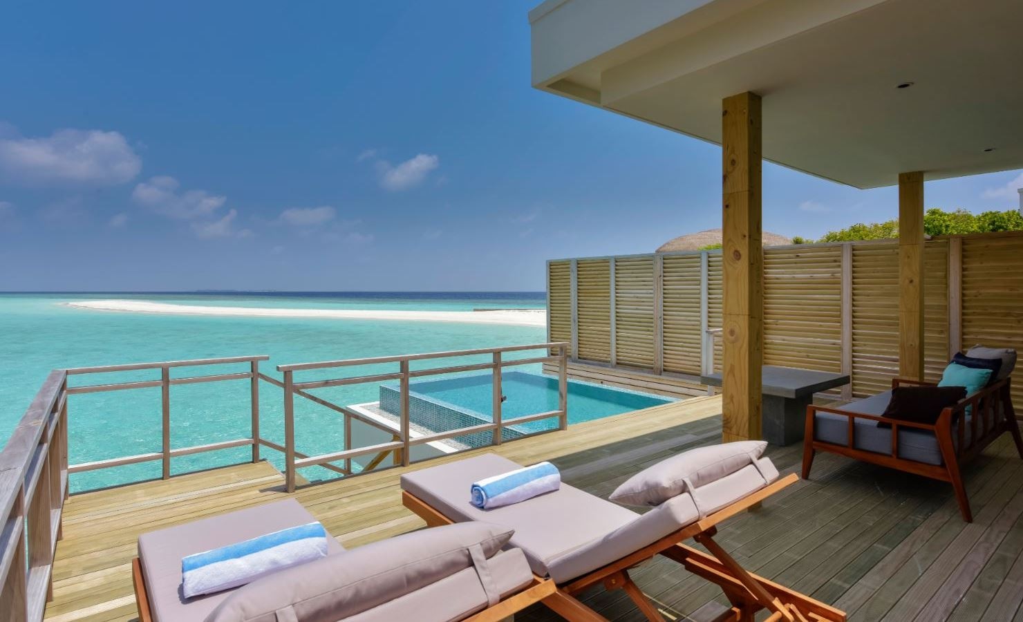 rooms-lagoon-villa-with-pool