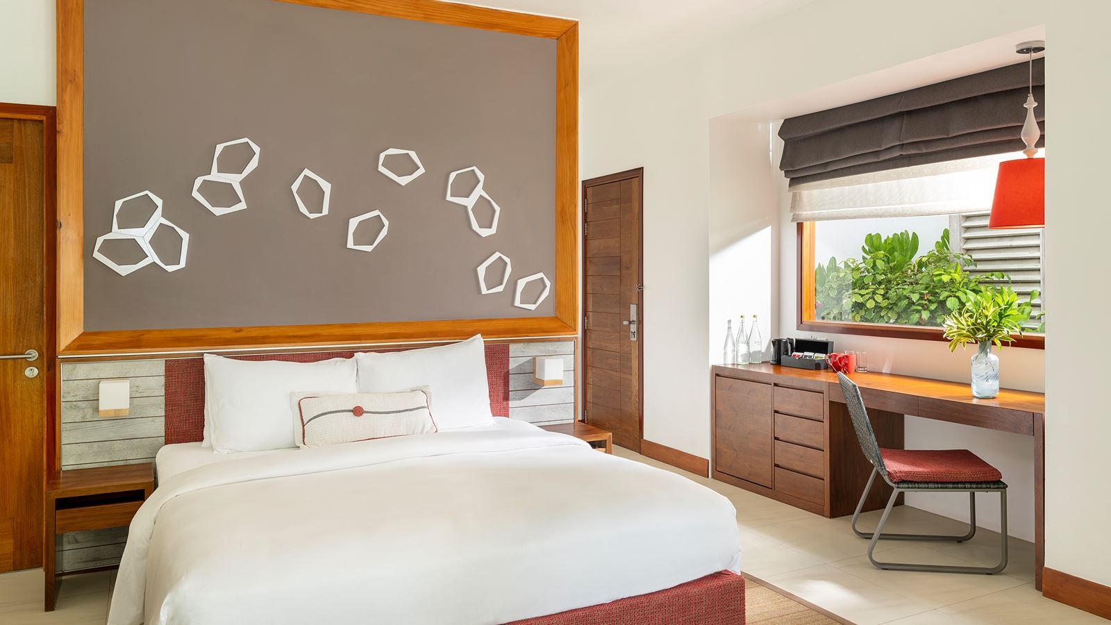 rooms-deluxe-beach-bungalow